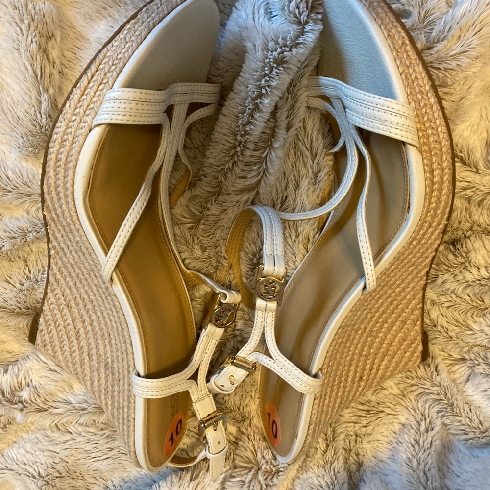 White Michael Kors Wedges with gold details new - Picture 6 of 7